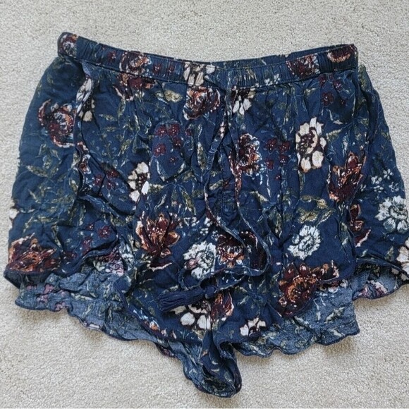 Abercrombie Flirty Navy Floral High Waist Pull On Shorts Size Small - Picture 1 of 6